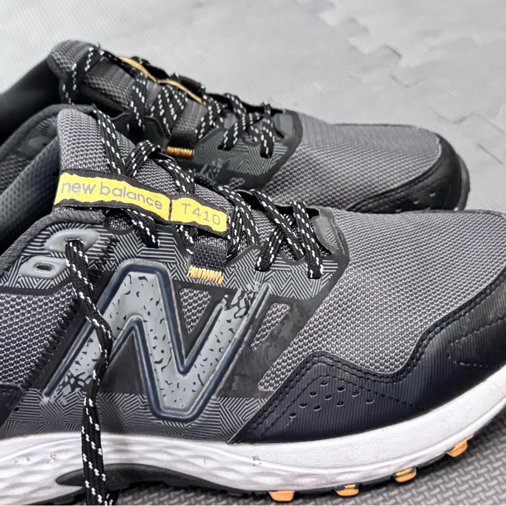 New Balance Gray and Black Athletic Shoes for Performance